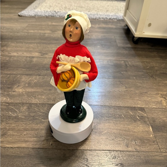Vintage Byers‎ Choice Collection Caroler 2004 Woman With Bowl and Pumpkins - Picture 1 of 8